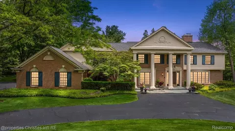 328 Barden Rd, Bloomfield Hills, MI 48304