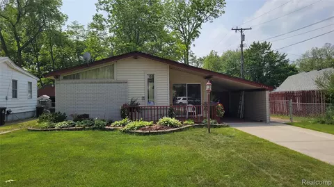 1318 S Linville Ave, Westland, MI 48186