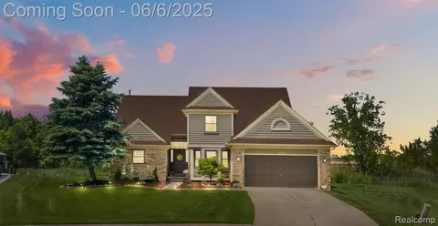 70700 Hillside Ct, Bruce Township, MI 48065