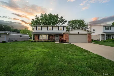 38786 Lancaster St, Livonia, MI 48154