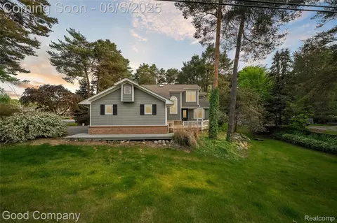 5490 Clarkston Rd, Village Of Clarkston, MI 48348