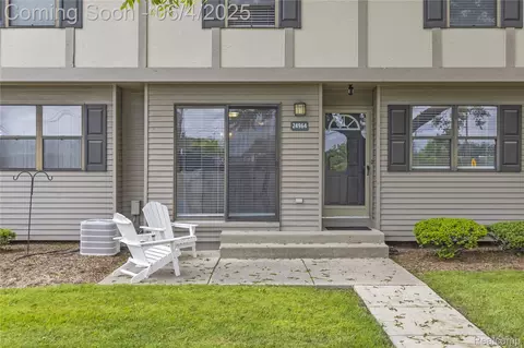 24964 Auburn Ln, Southfield, MI 48033
