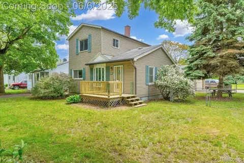 24151 Wick Rd, Taylor, MI 48180