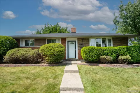 33912 Sequoia St, Westland, MI 48185