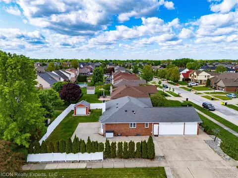 54613 Laurel Dr, Macomb, MI 48042 photo 1