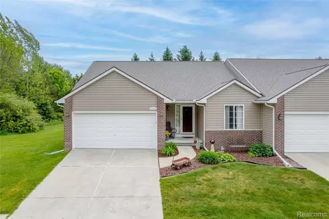 9006 Spring Brook Cir, Davison, MI 48423