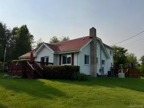 3742 W Barnes Lake Rd, Marathon, MI 48421