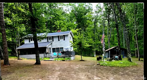 11870 Bayer Rd, Roscommon, MI 48653