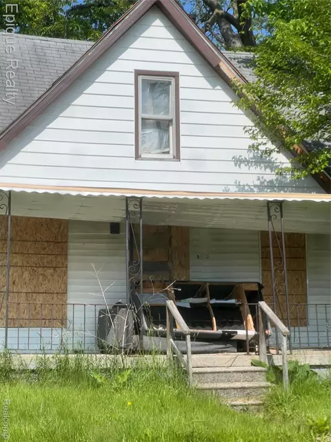 2010 Crocker Ave, Flint, MI 48503