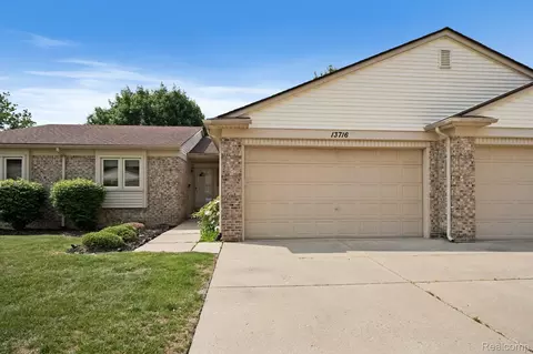 13716 Maple Grove Ave, Shelby Township, MI 48315