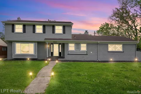 18441 Roseland Blvd, Lathrup Village, MI 48076