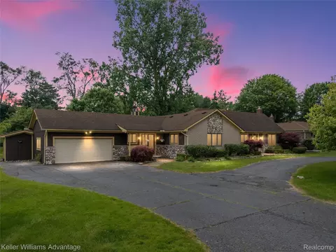 28531 Terrence St, Livonia, MI 48154