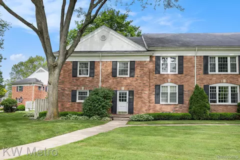 1360 Trailwood Path, Bloomfield Hills, MI 48301