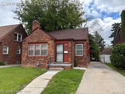 18458 Snowden St, Detroit, MI 48235