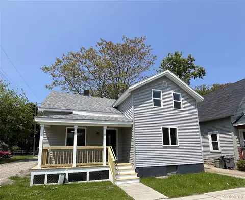 1015 9th St, Port Huron, MI 48060