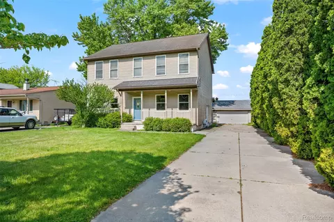 38821 Albert Blvd, Clinton Township, MI 48036