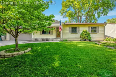 33722 Glen St, Westland, MI 48186