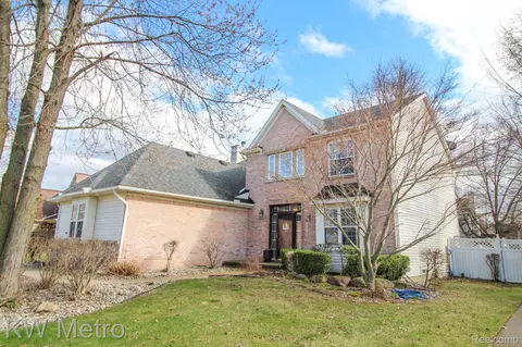 47037 Reene Dr, Van Buren, MI 48111