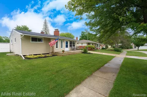 408 Balsam Dr, Davison, MI 48423