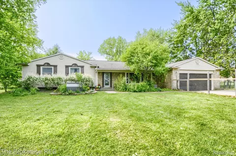 11305 Cook Rd, Gaines, MI 48436