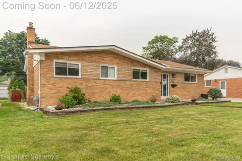 19634 Donna St, Livonia, MI 48152