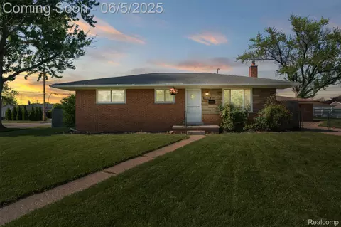 13011 Chippewa Dr, Warren, MI 48088