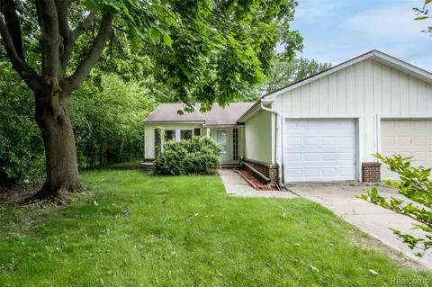 6733 Ardsley Dr, Canton, MI 48187 photo 1