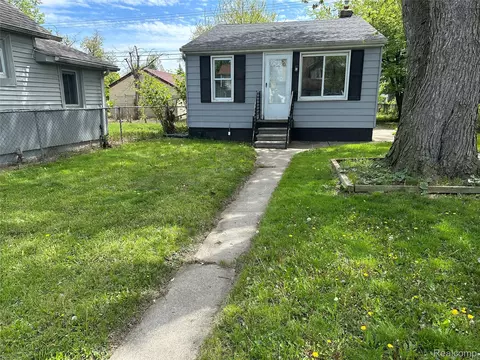 7520 Studebaker Ave, Warren, MI 48091
