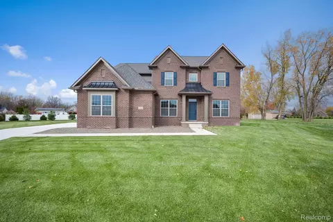 61563 Marino Ln, Washington, MI 48094