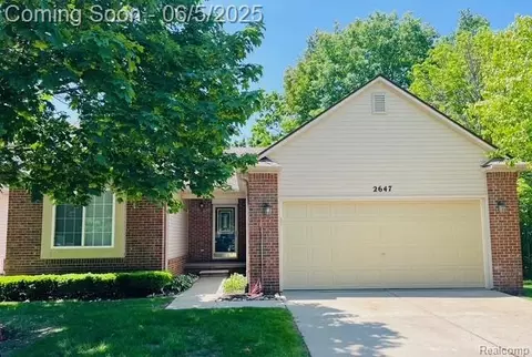 2647 S Moonglow Ct, Hartland, MI 48353