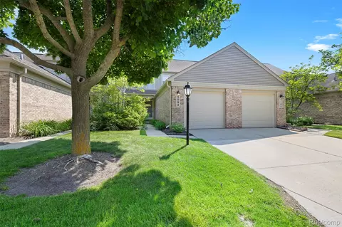 4093 Hunters Cir E, Canton, MI 48188