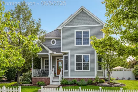 1734 Town Commons Dr, Howell, MI 48855