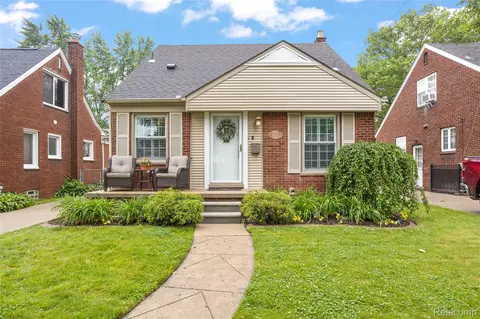 621 Kingsbury Ave, Dearborn, MI 48128
