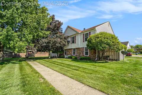 35638 Stillmeadow Ln, Clinton Township, MI 48035