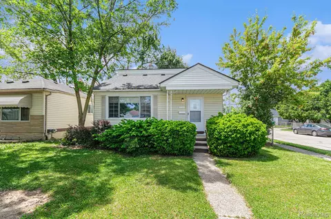24309 Tuscany Ave, Eastpointe, MI 48021