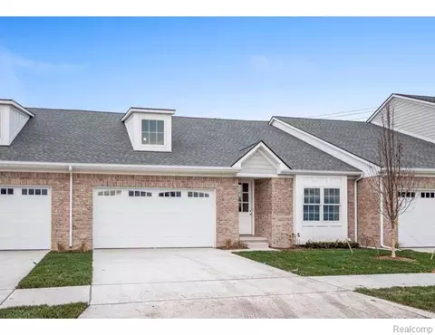 575 Heritage Pl, Saint Clair Shores, MI 48080