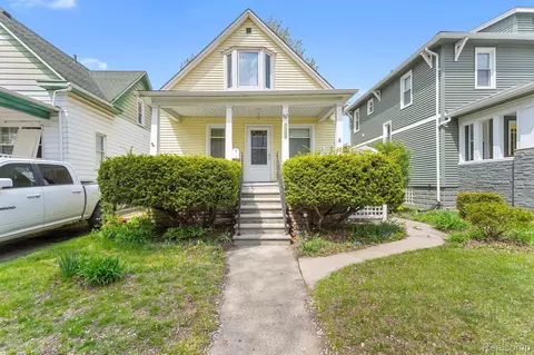 512 Poplar St, Wyandotte, MI 48192