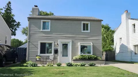 8483 Harding, Center Line, MI 48015