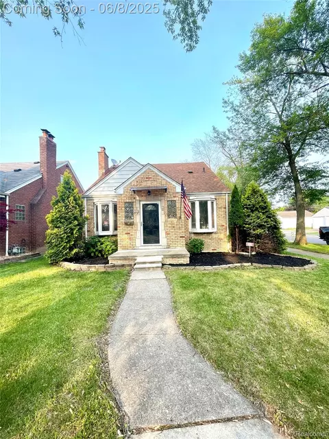 1311 12th St, Wyandotte, MI 48192