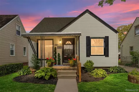 2162 Mill St, Lincoln Park, MI 48146