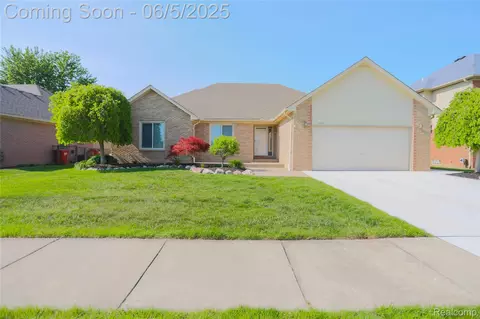 21595 Sabrina Dr, Macomb, MI 48044