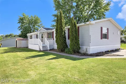 29654 Danbury Ct, New Baltimore, MI 48051