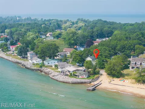 2076 North St, East Tawas, MI 48730