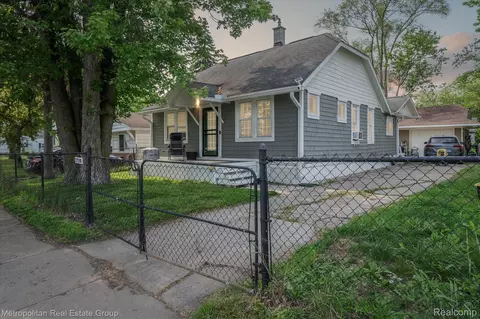 27530 Long St, Livonia, MI 48152