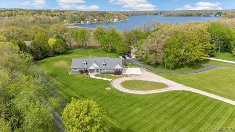12150 Shaffer Rd, Springfield, MI 48350