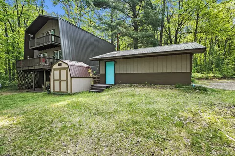 11135 Maple Ridge Way, South Branch, MI 48653