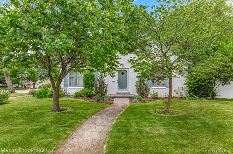 2205 Glenwood St, Trenton, MI 48183