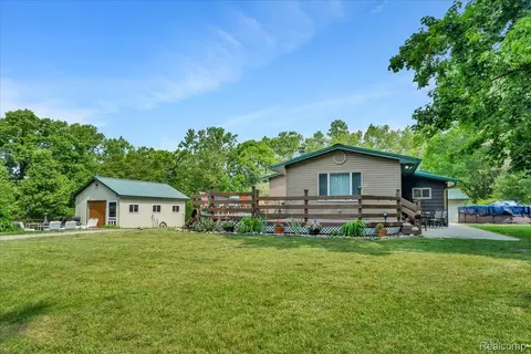 15510 Lillie Rd, Argentine, MI 48418