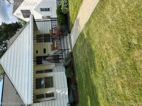 1428 W Windemere Ave W, Royal Oak, MI 48073