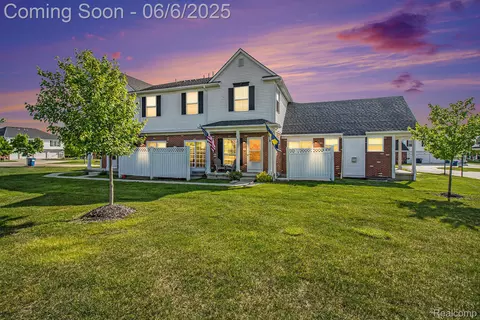 1302 Riversedge Dr, Saline, MI 48176